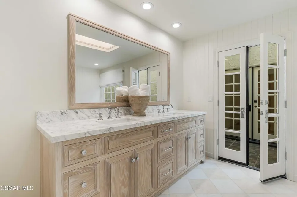 1719 Walker Cup Circle Westlake Village, CA 91362