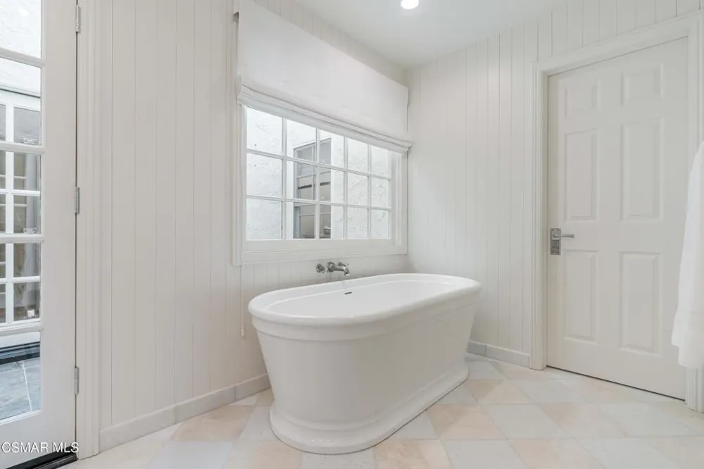 1719 Walker Cup Circle Westlake Village, CA 91362