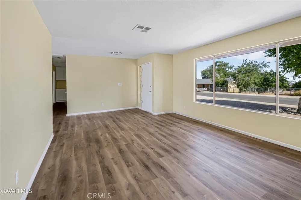 13116 E East Avenue W10 Pearblossom, CA 93553
