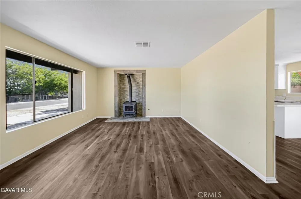 13116 E East Avenue W10 Pearblossom, CA 93553