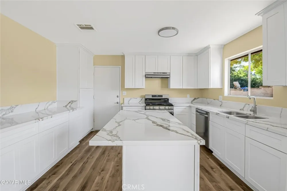 13116 E East Avenue W10 Pearblossom, CA 93553