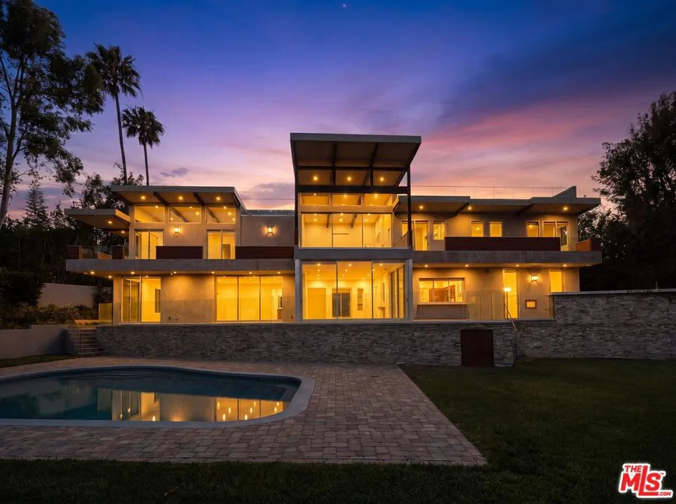 770 Paseo Miramar Los Angeles, CA 90272