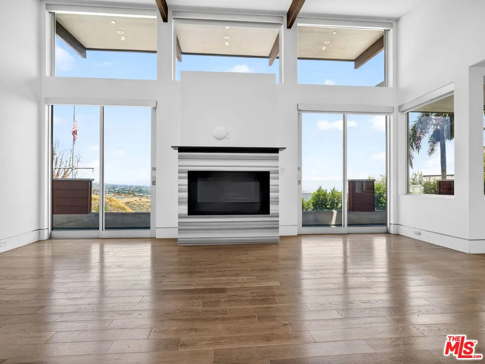 770 Paseo Miramar Los Angeles, CA 90272