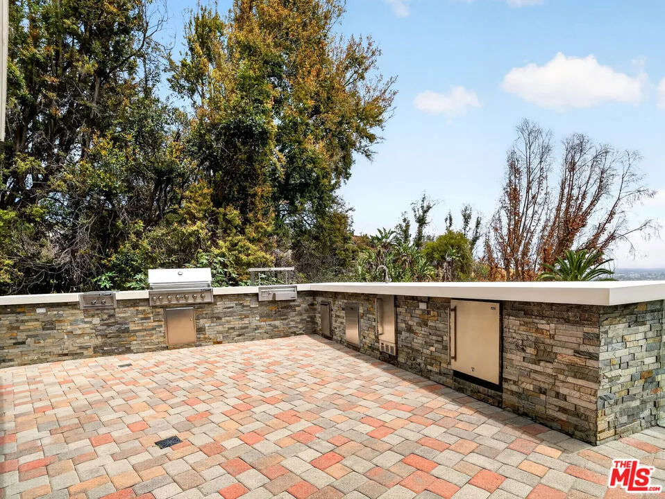 770 Paseo Miramar Los Angeles, CA 90272