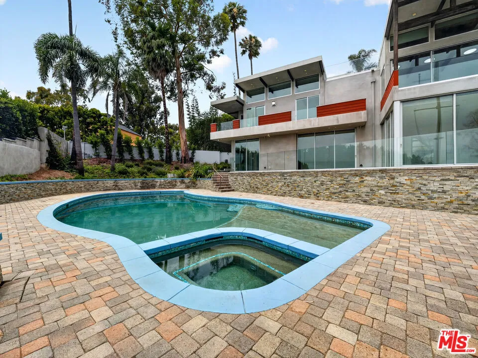 770 Paseo Miramar Los Angeles, CA 90272