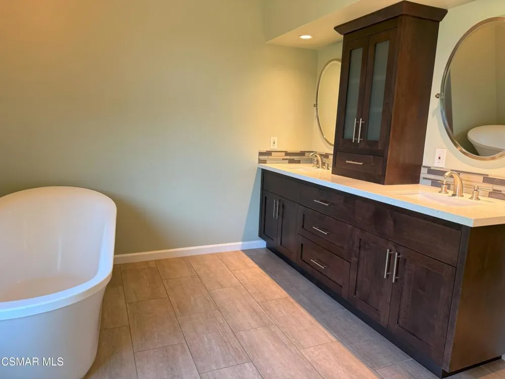 2096 Mccrea Road Thousand Oaks, CA 91362