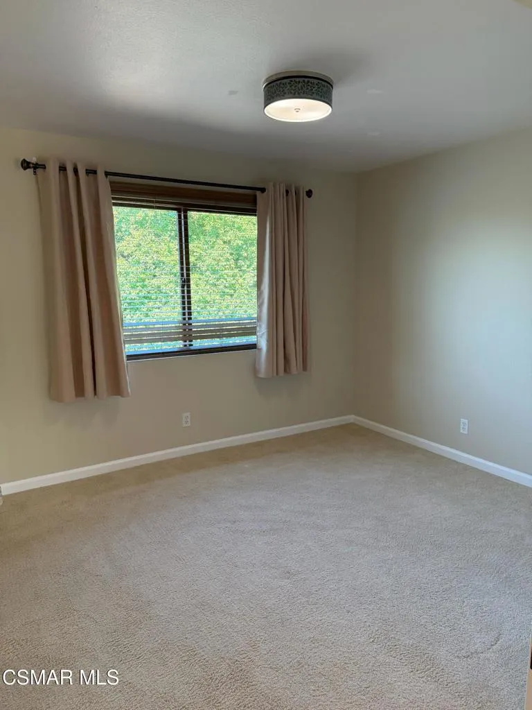 2096 Mccrea Road Thousand Oaks, CA 91362