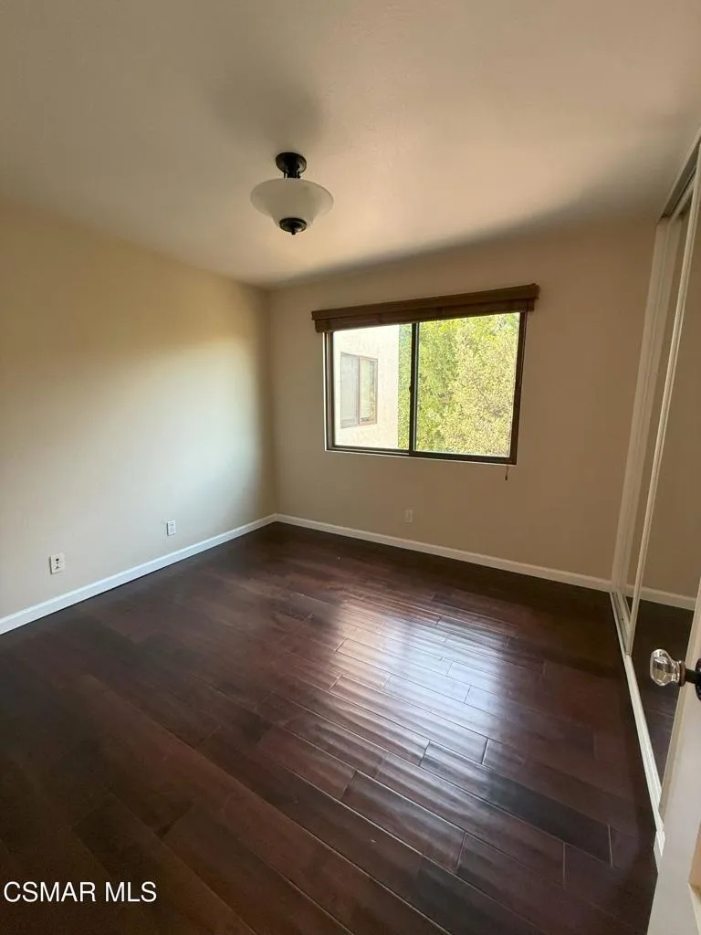 2096 Mccrea Road Thousand Oaks, CA 91362