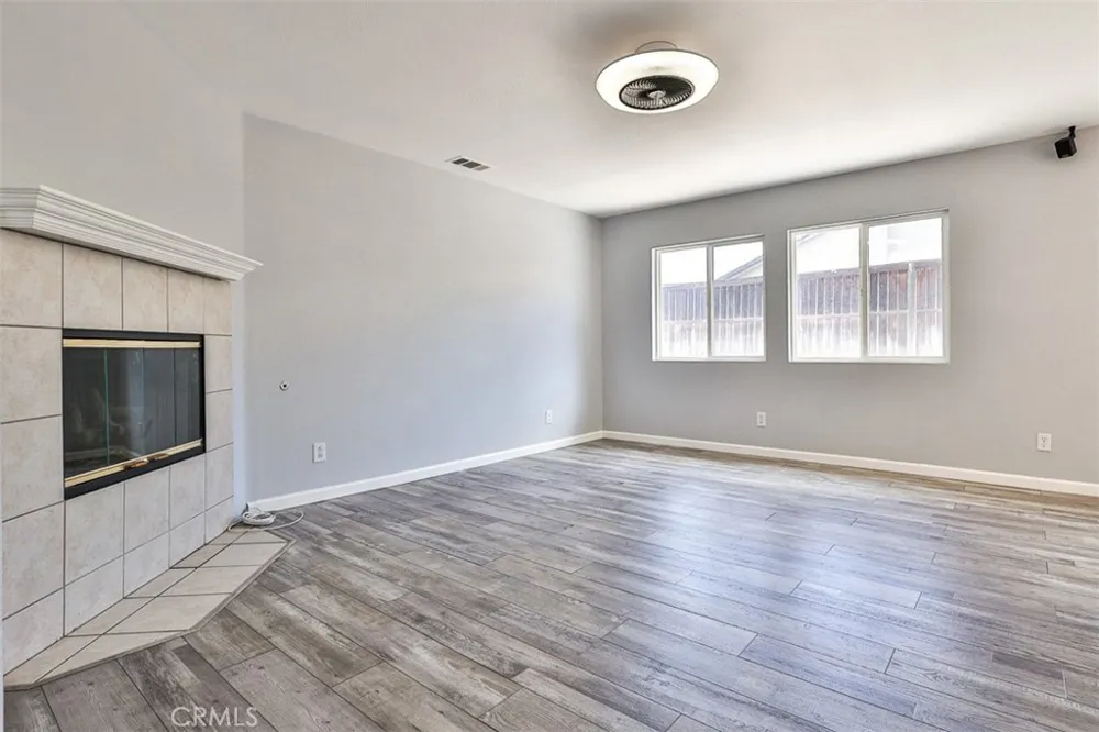 1452 Hummingbird Hemet, CA 92545