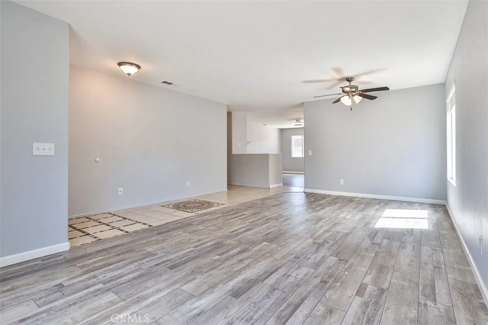 1452 Hummingbird Hemet, CA 92545