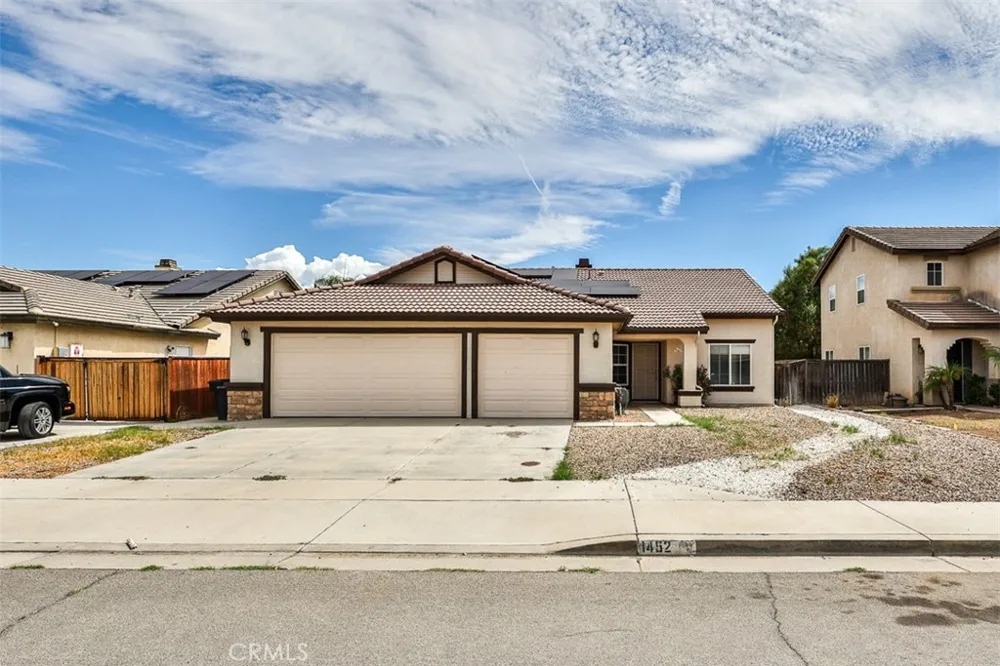 1452 Hummingbird Hemet, CA 92545