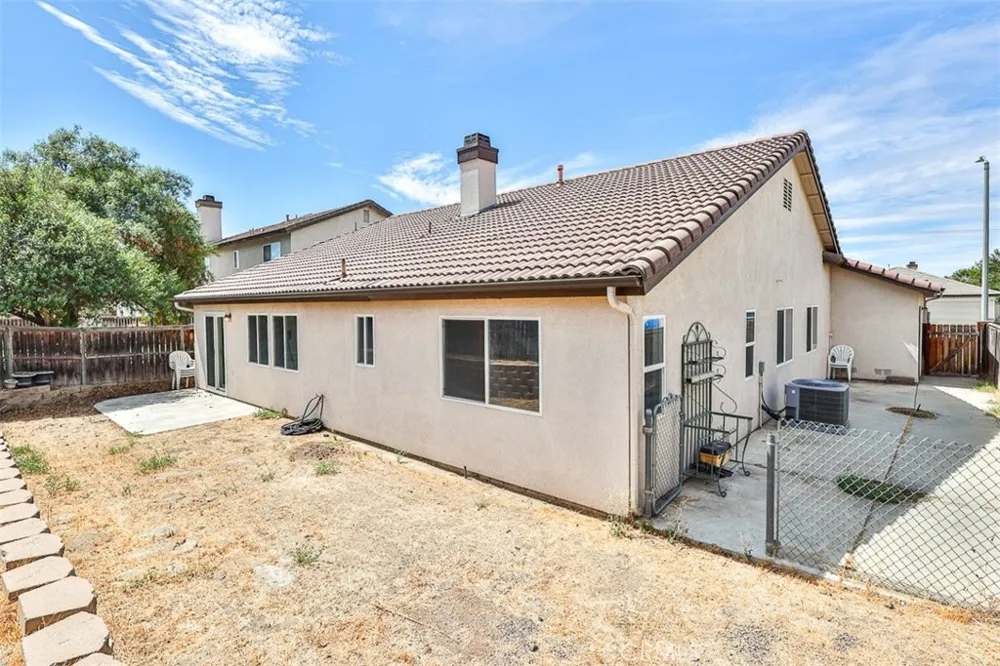 1452 Hummingbird Hemet, CA 92545