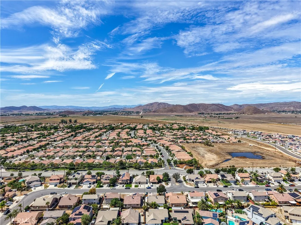 1452 Hummingbird Hemet, CA 92545