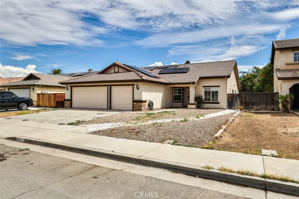 1452 Hummingbird Hemet, CA 92545