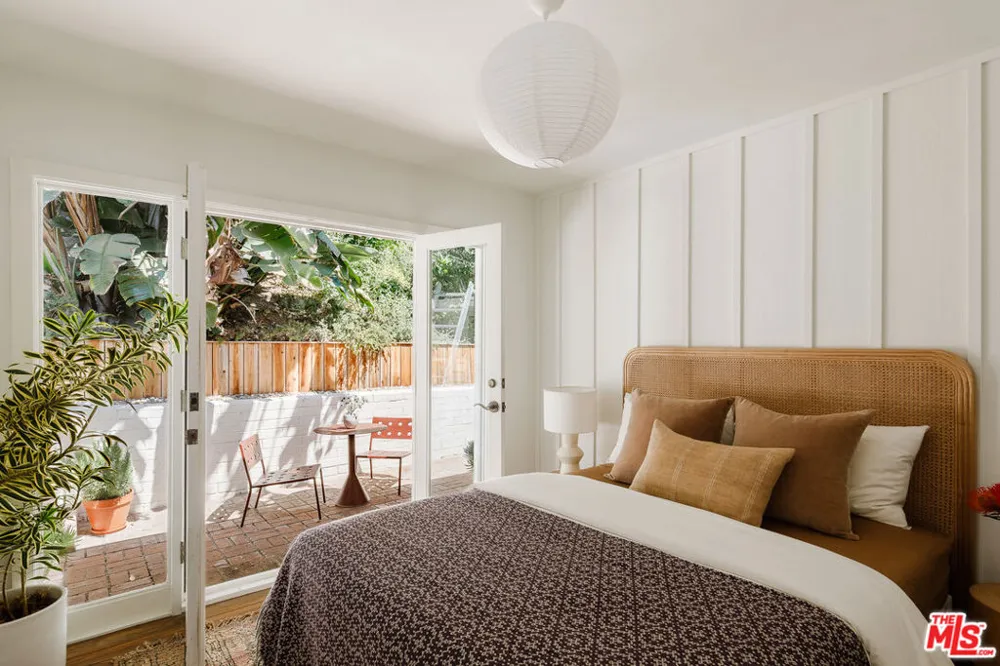 1600 Queens Road Los Angeles, CA 90069