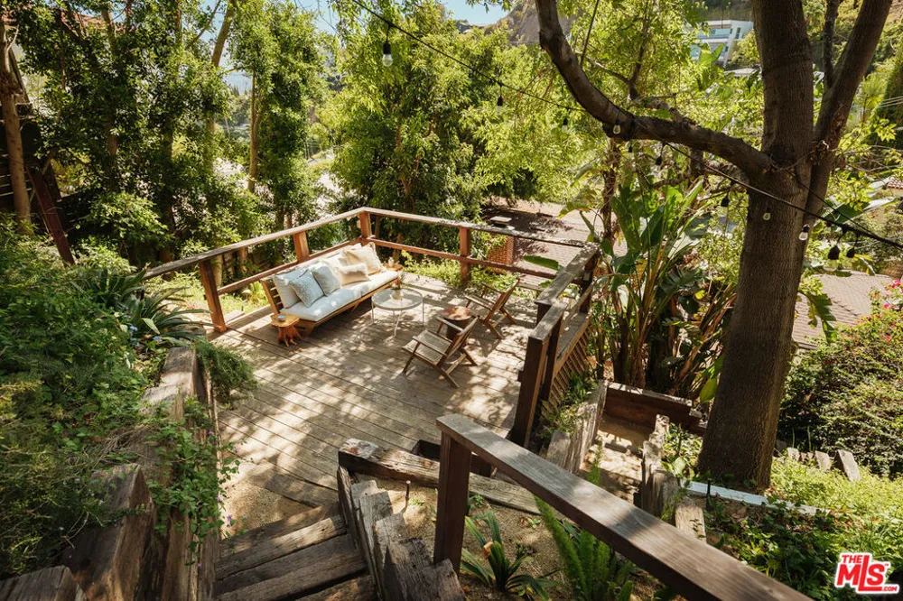 1600 Queens Road Los Angeles, CA 90069