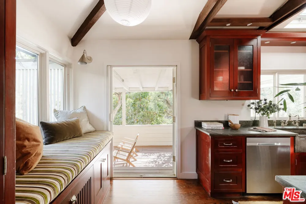 1600 Queens Road Los Angeles, CA 90069