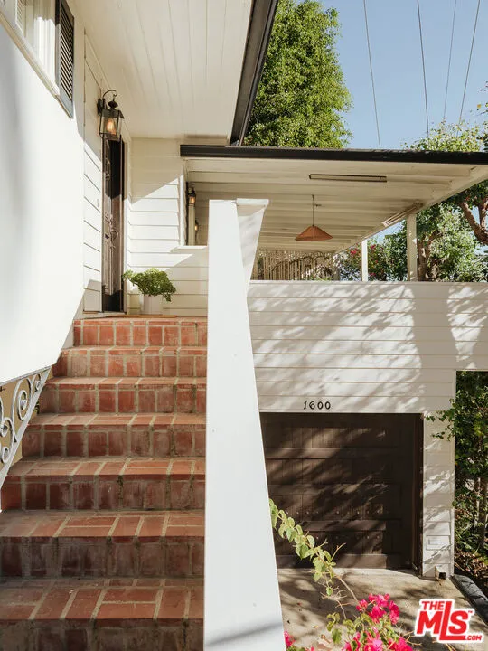 1600 Queens Road Los Angeles, CA 90069