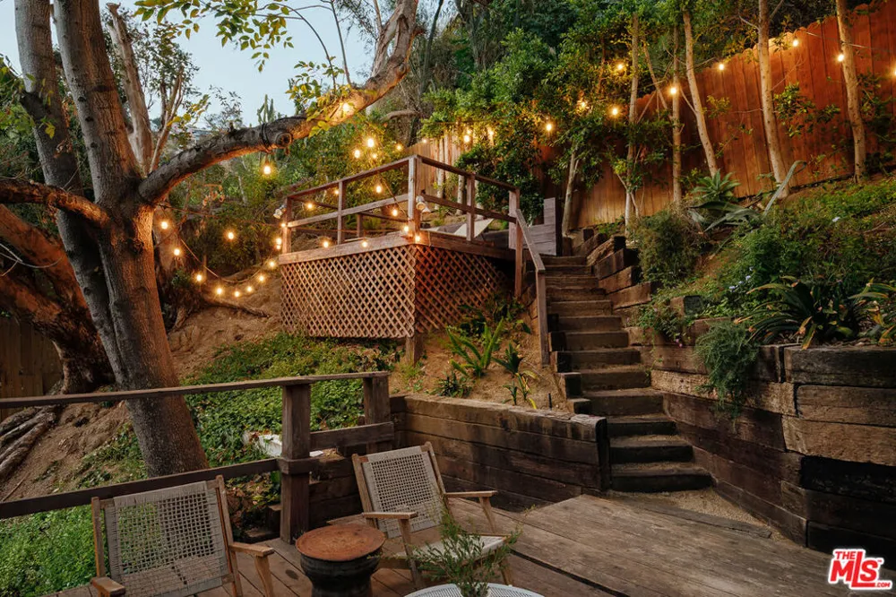 1600 Queens Road Los Angeles, CA 90069