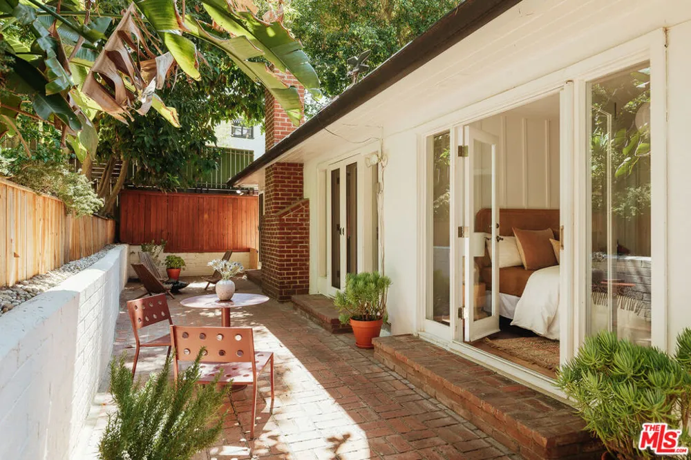 1600 Queens Road Los Angeles, CA 90069