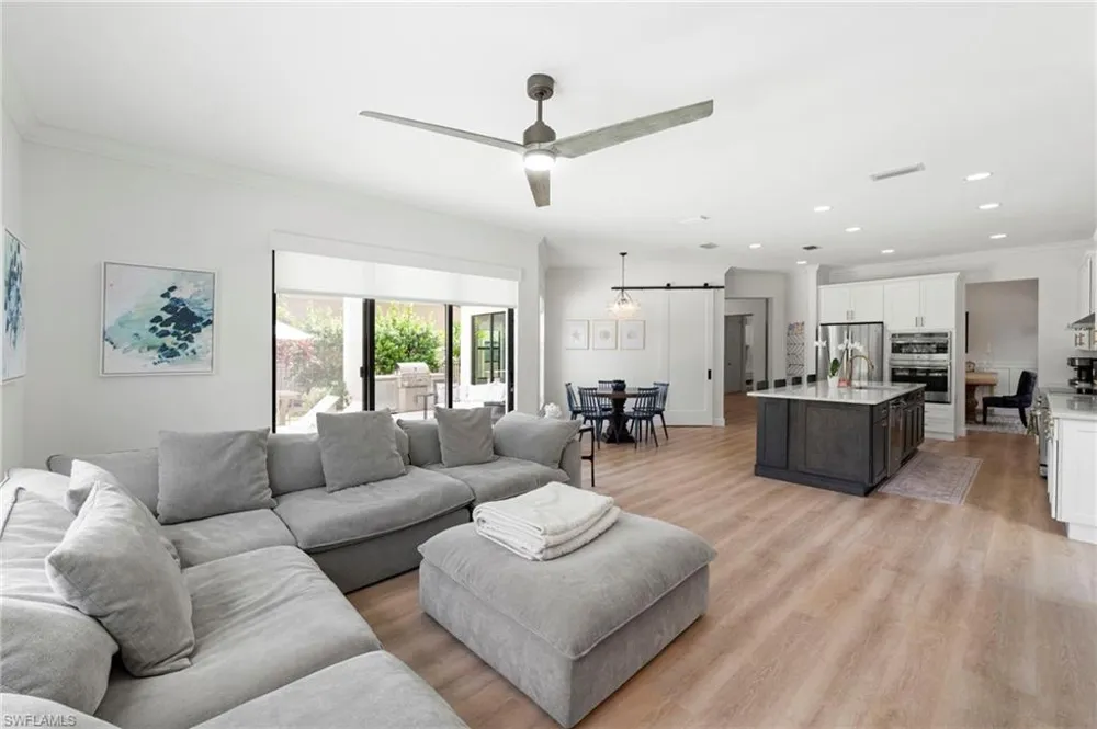 2858 Cinnamon Bay Circle Naples, FL 34119