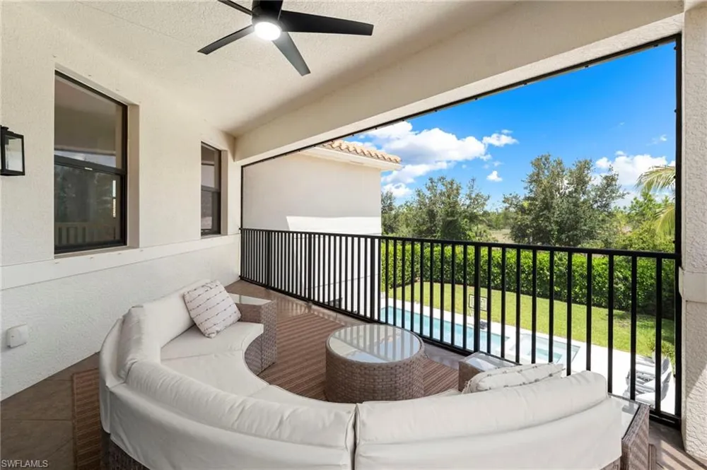 2858 Cinnamon Bay Circle Naples, FL 34119