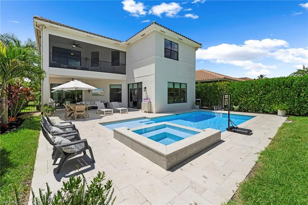 2858 Cinnamon Bay Circle Naples, FL 34119