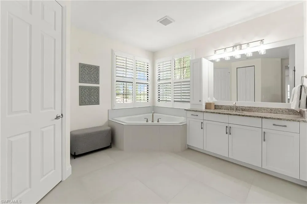 2858 Cinnamon Bay Circle Naples, FL 34119