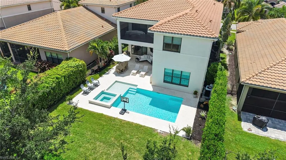 2858 Cinnamon Bay Circle Naples, FL 34119
