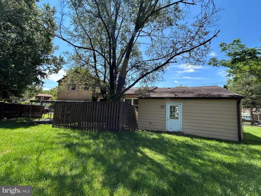 9512 SMALL DRIVE Clinton, MD 20735