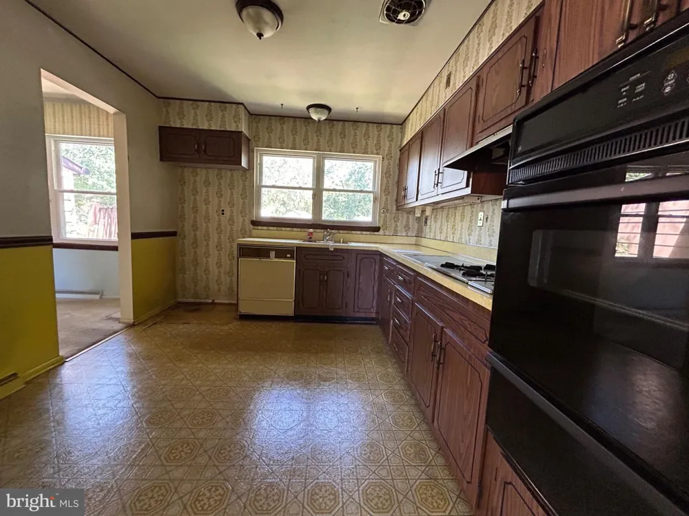 9512 SMALL DRIVE Clinton, MD 20735