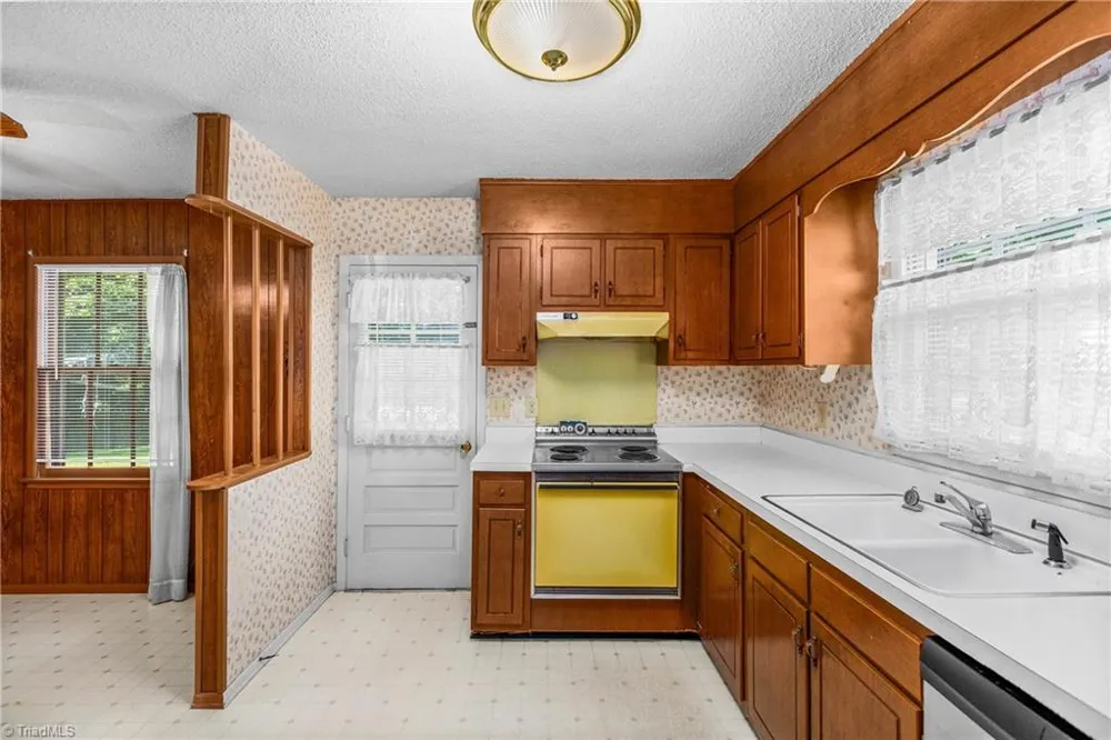 808 Ernest Court High Point, NC 27263