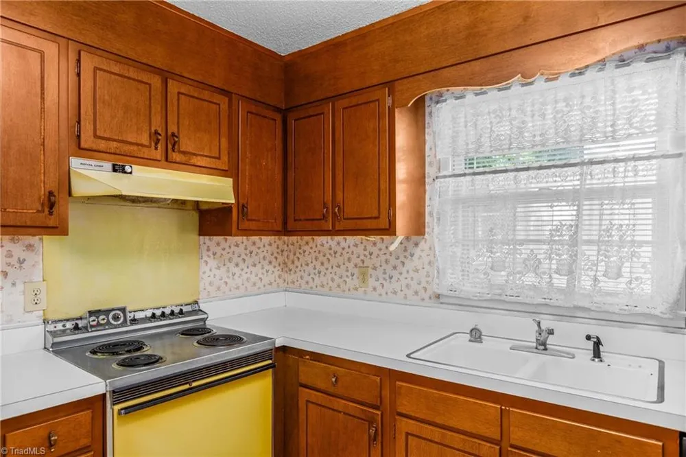808 Ernest Court High Point, NC 27263
