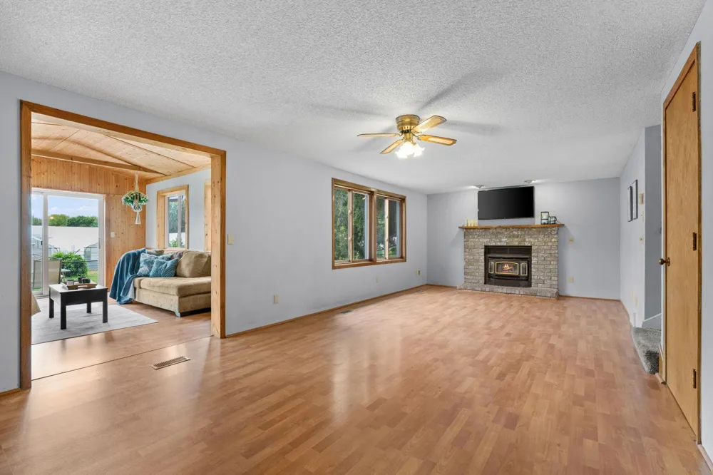 9182 Rosewood Lane Maple Grove, MN 55369