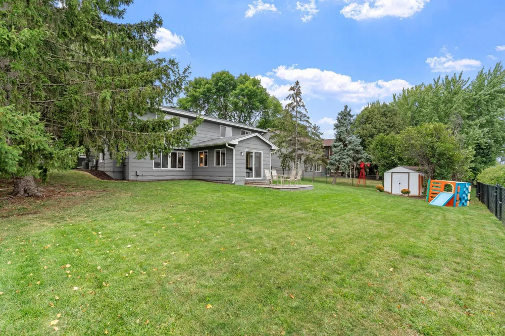 9182 Rosewood Lane Maple Grove, MN 55369