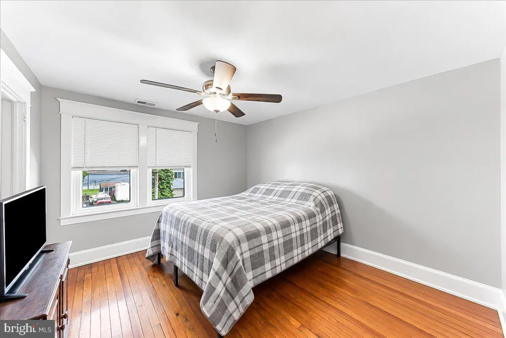 234 ERICKSON AVENUE Essington, PA 19029