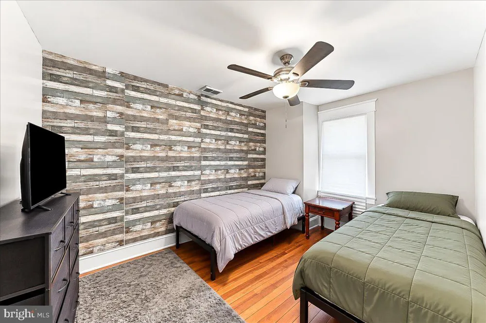 234 ERICKSON AVENUE Essington, PA 19029