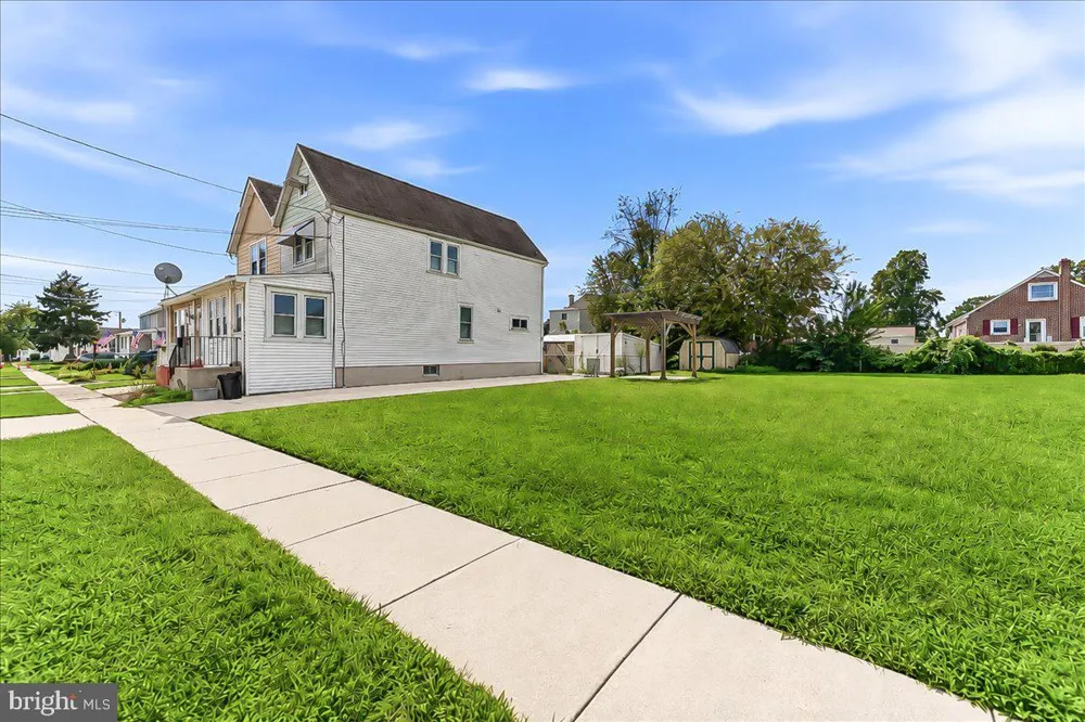 234 ERICKSON AVENUE Essington, PA 19029