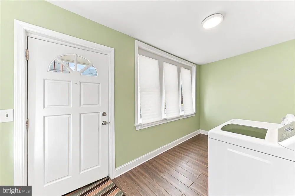 234 ERICKSON AVENUE Essington, PA 19029