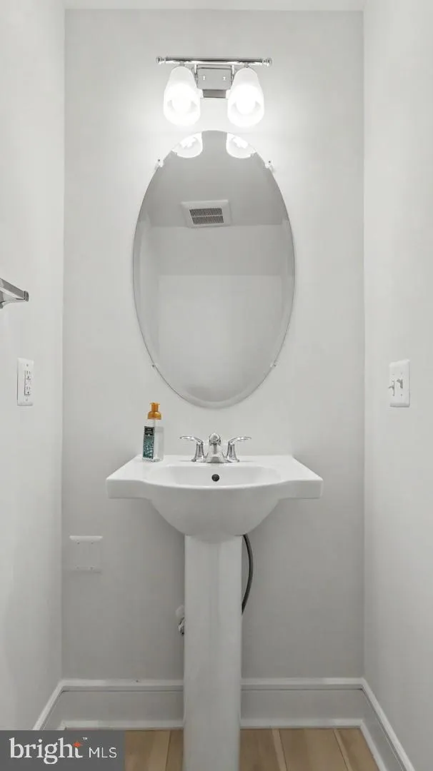 43595 FARRINGDON SQUARE Broadlands, VA 20148