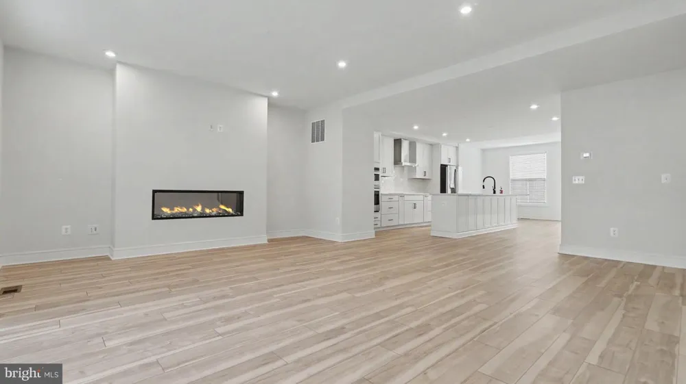 43595 FARRINGDON SQUARE Broadlands, VA 20148