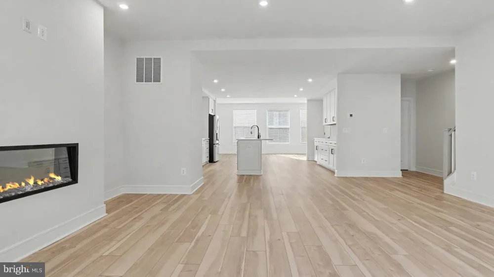 43595 FARRINGDON SQUARE Broadlands, VA 20148