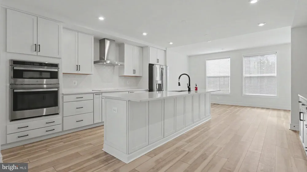 43595 FARRINGDON SQUARE Broadlands, VA 20148