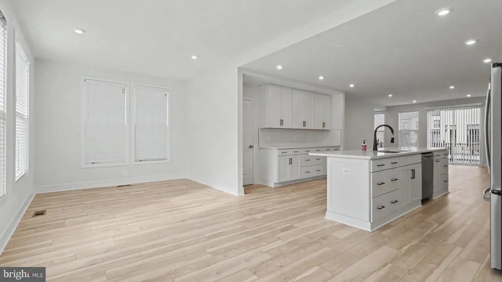 43595 FARRINGDON SQUARE Broadlands, VA 20148