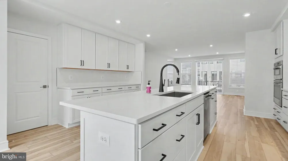 43595 FARRINGDON SQUARE Broadlands, VA 20148