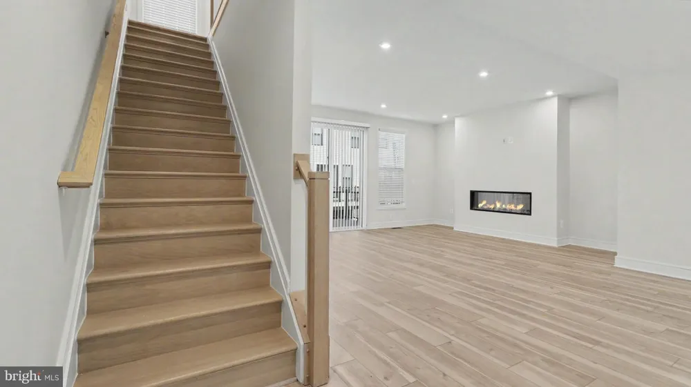 43595 FARRINGDON SQUARE Broadlands, VA 20148