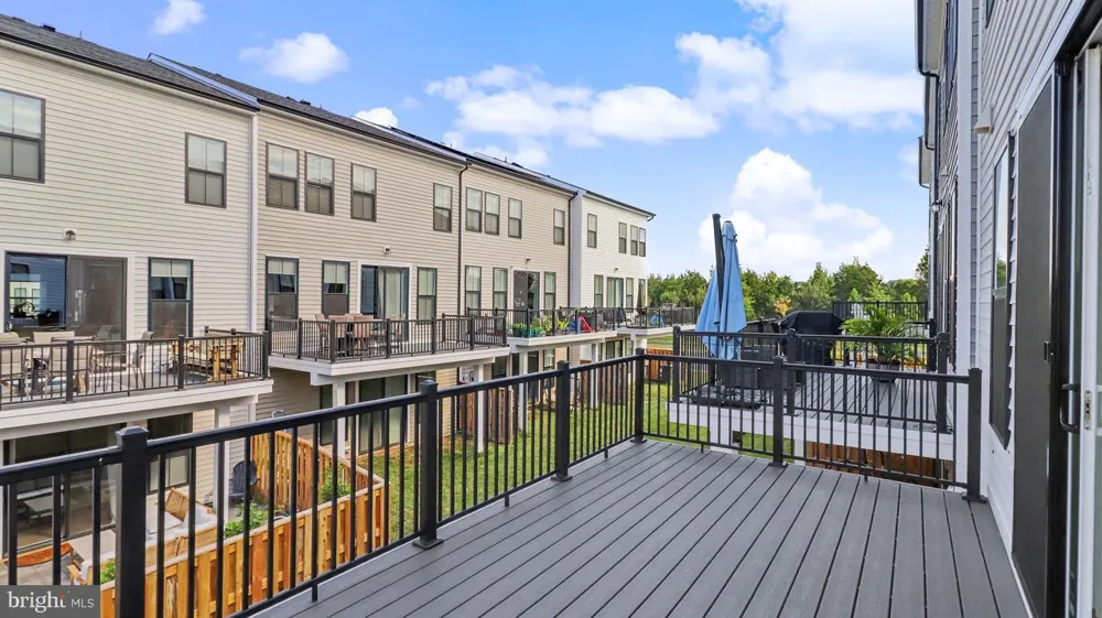 43595 FARRINGDON SQUARE Broadlands, VA 20148