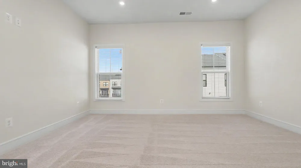 43595 FARRINGDON SQUARE Broadlands, VA 20148