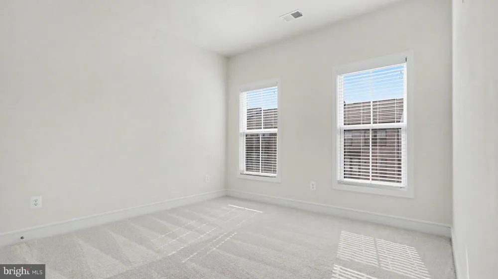 43595 FARRINGDON SQUARE Broadlands, VA 20148