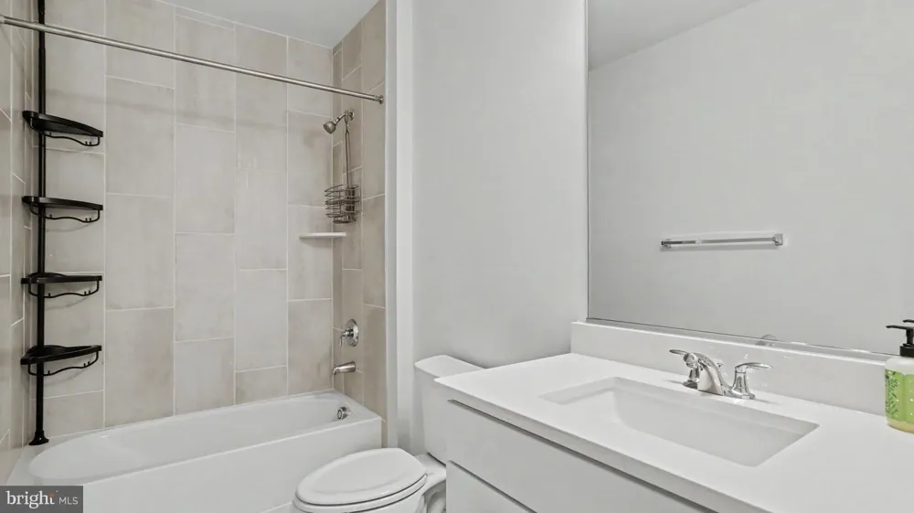 43595 FARRINGDON SQUARE Broadlands, VA 20148